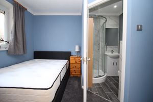 Master With En-Suite- click for photo gallery